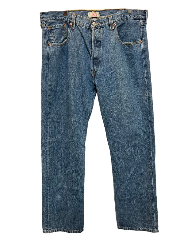 women's denim jeans with contrasting stitchingLevi's 501 Blue Jeans (38x32)