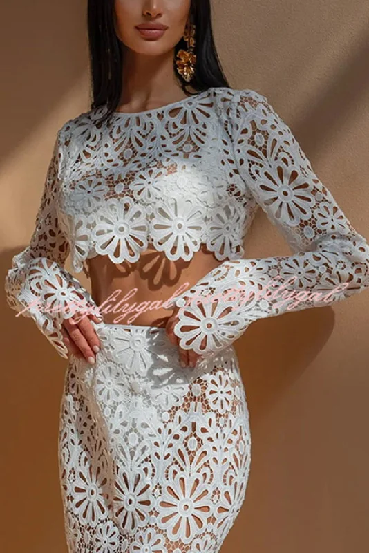 women's tops for those who want to add a personal touch to their wardrobe with unique and one-of-a-kind piecesBalmy Summers Crochet Lace Floral Pattern Long Sleeve Crop Vacation Top